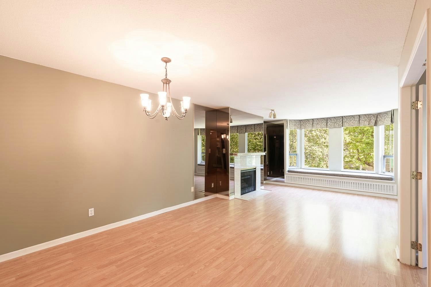 208-1695 Augusta Avenue - 2