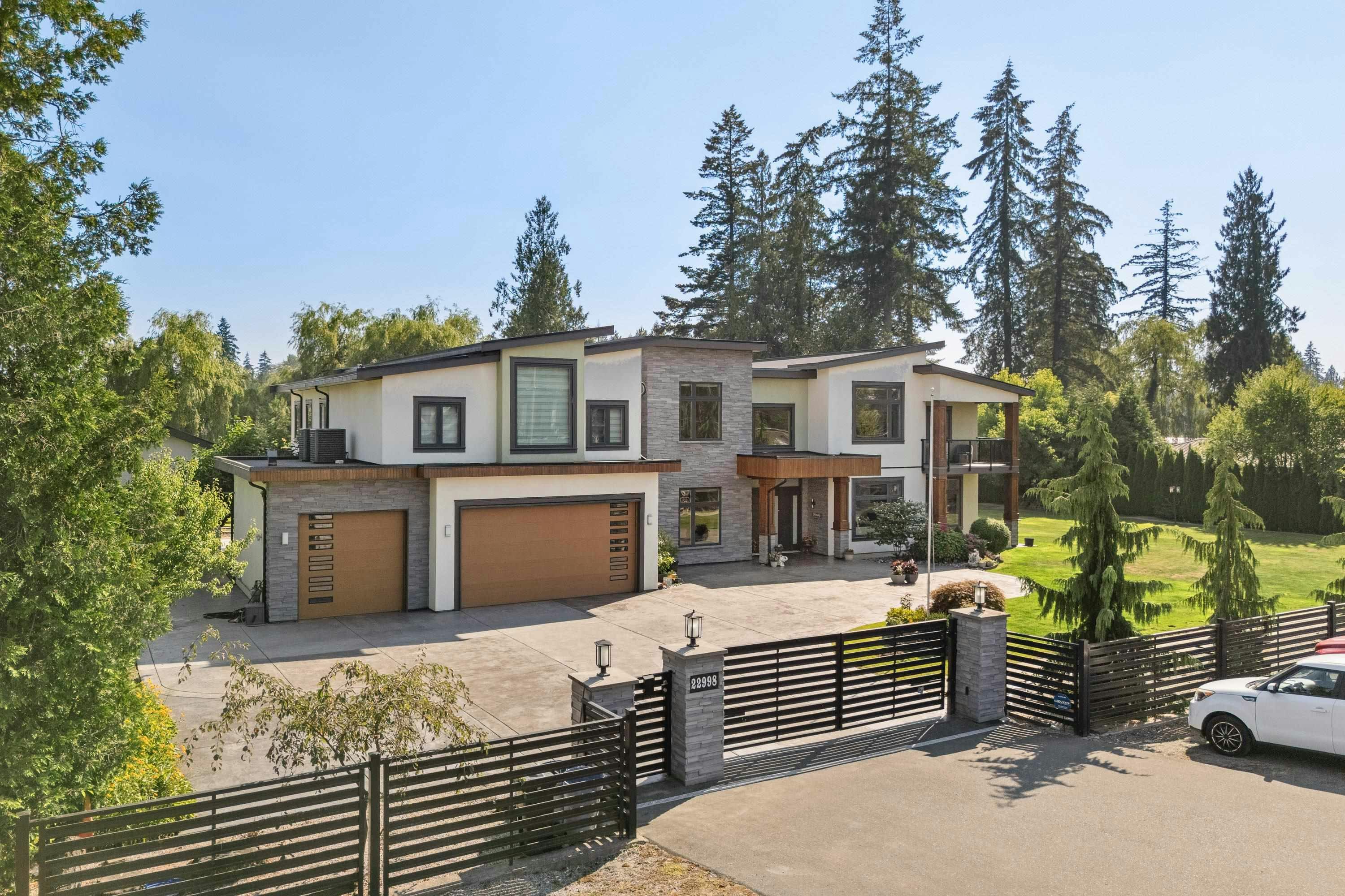 22998 74 Avenue, Langley, BC, V2Y 2S2