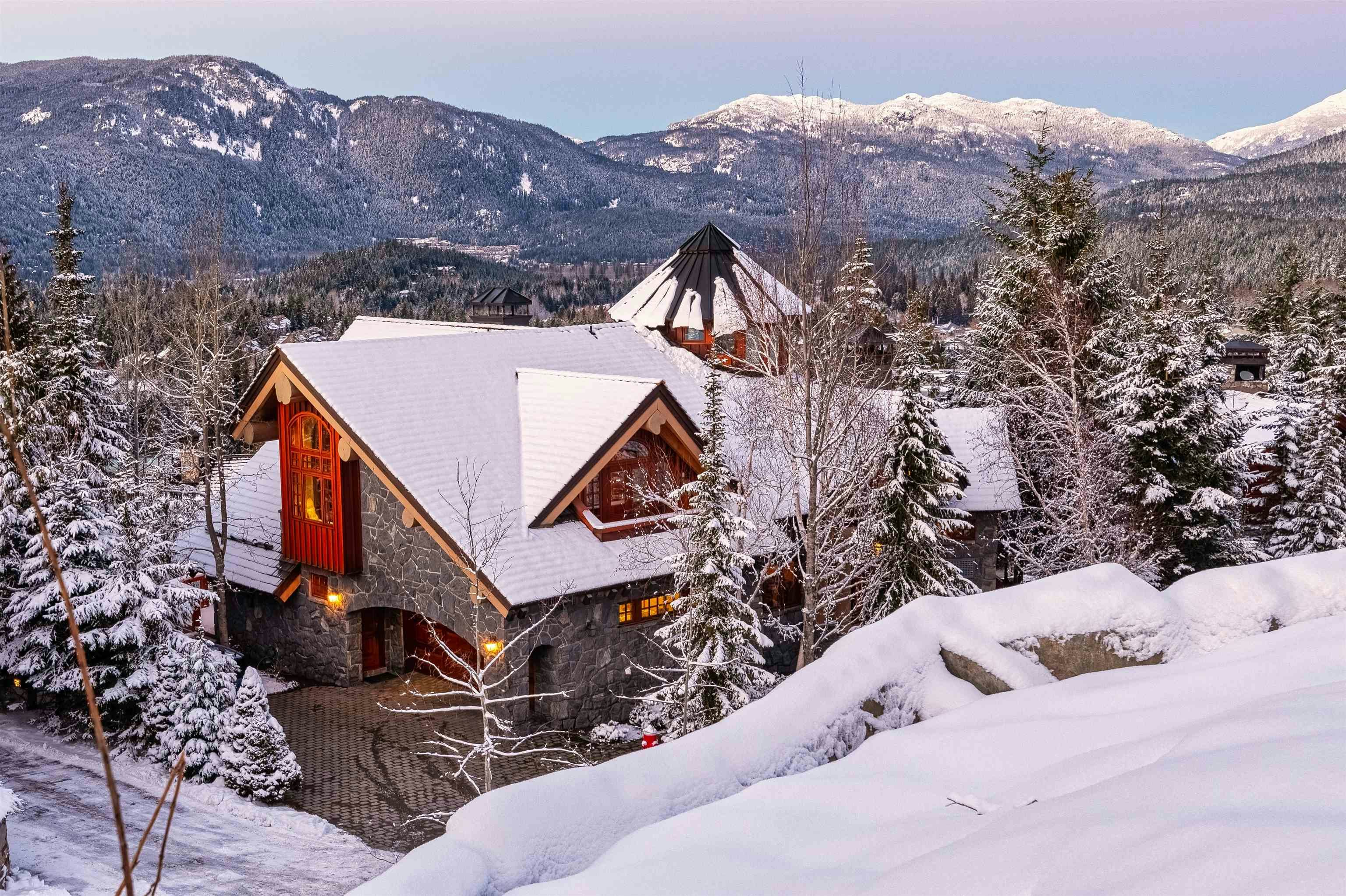 3820 Sunridge Drive, Whistler, BC, V8E 0W1 - 38