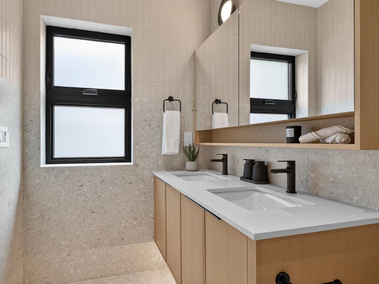 1-58 E 40th Avenue, Vancouver, BC, V5W 1L4 - 25