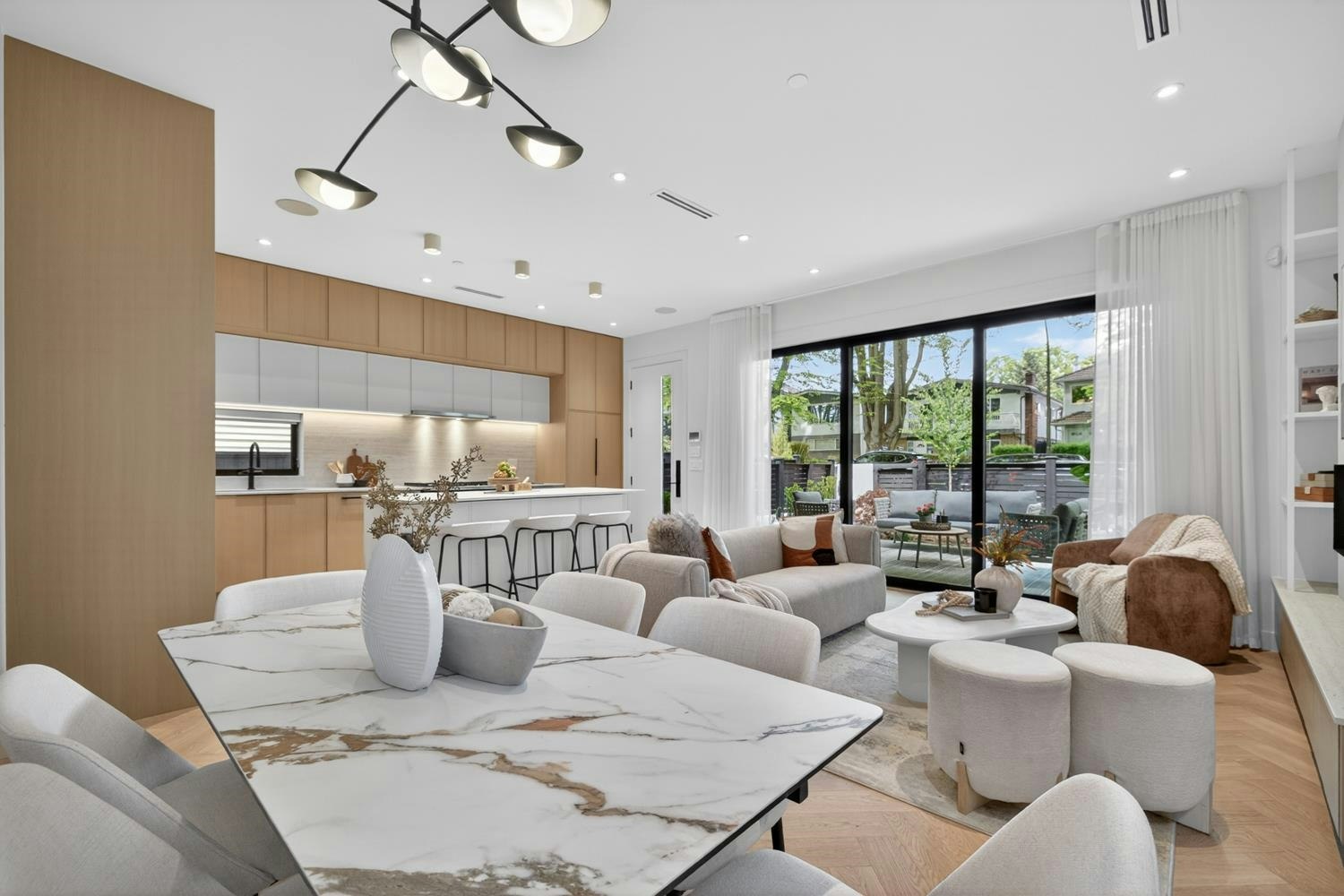 1-58 E 40th Avenue, Vancouver, BC, V5W 1L4 - 18