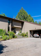 4241 Yuculta Crescent