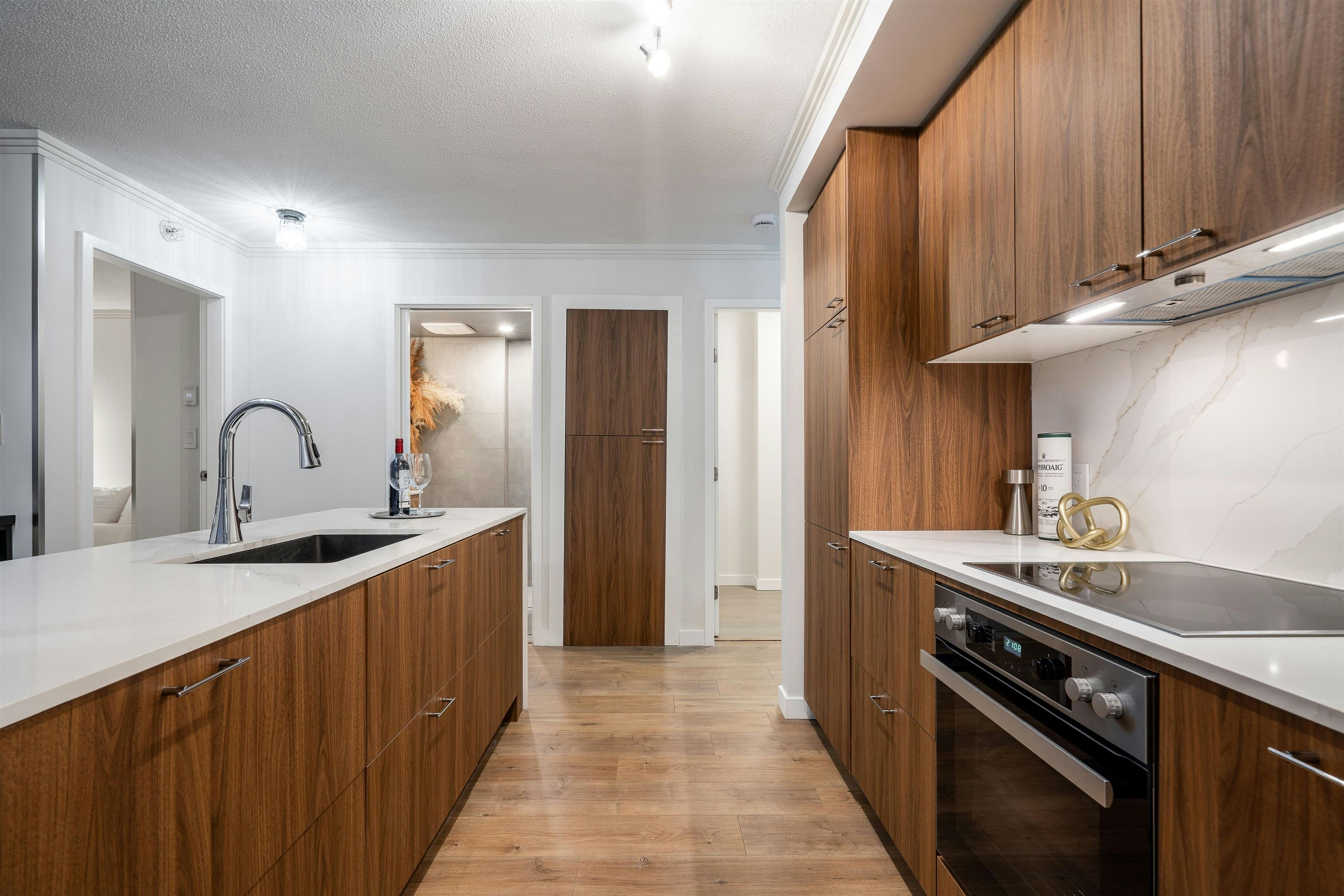 1208-111 W Georgia Street, Vancouver, BC, V6B 1T8 - 7