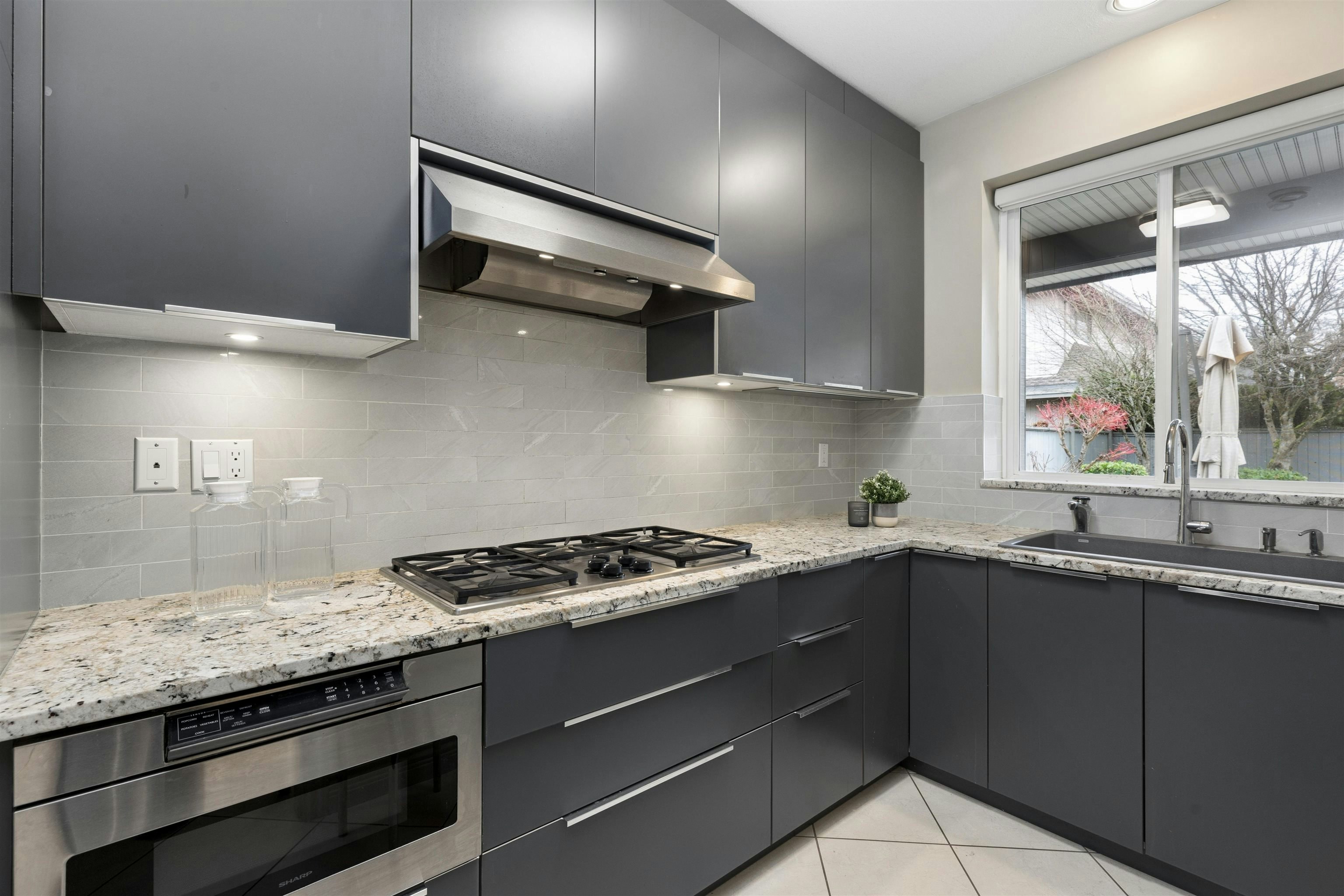 7371 Manning Court, Richmond, BC, V7A 4J3 - 12