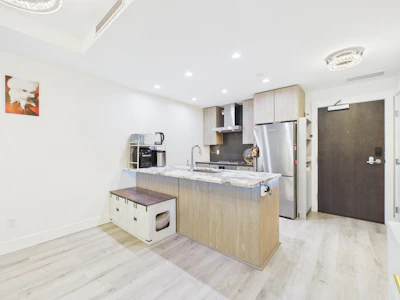 102-10788 No. 5 Road - 3