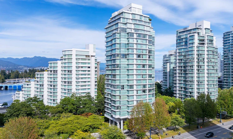 1803-1710 Bayshore Drive