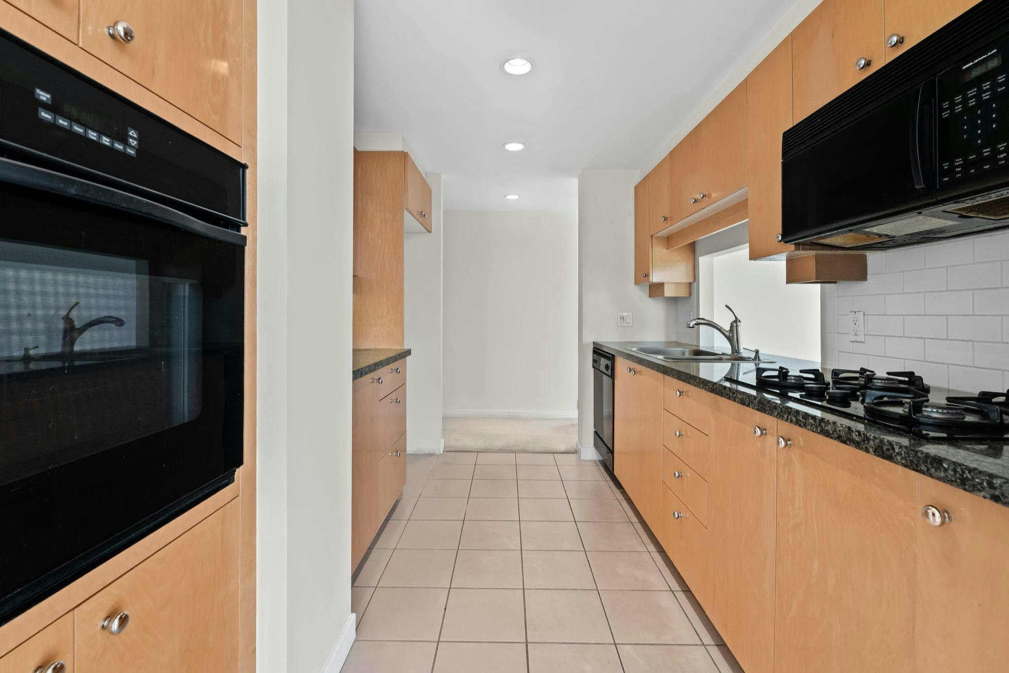1803-1710 Bayshore Drive - 4