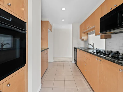 1803-1710 Bayshore Drive - 4