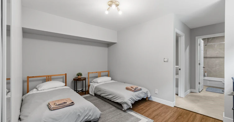 Basement-4225 Evergreen Avenue, West Vancouver, BC, V7V 1H2 - 13