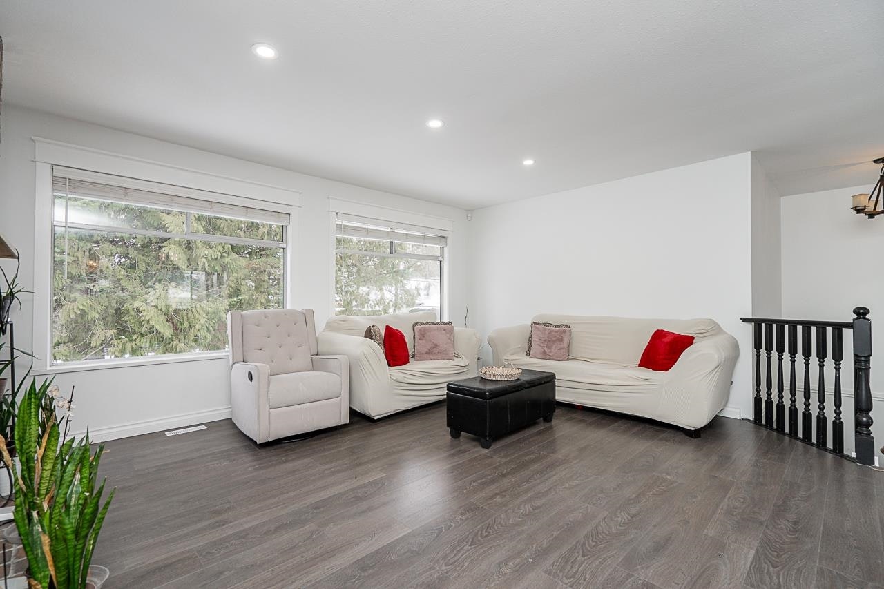 6074 188 Street, Surrey, BC, V3S 7V9 - 7