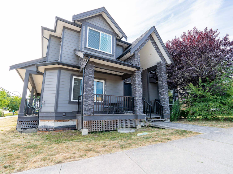 6801 206 Street, Langley, BC, V2Y 1R2