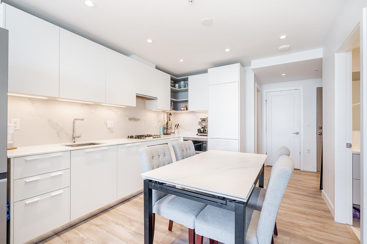 2905-6699 Dunblane Avenue - 5