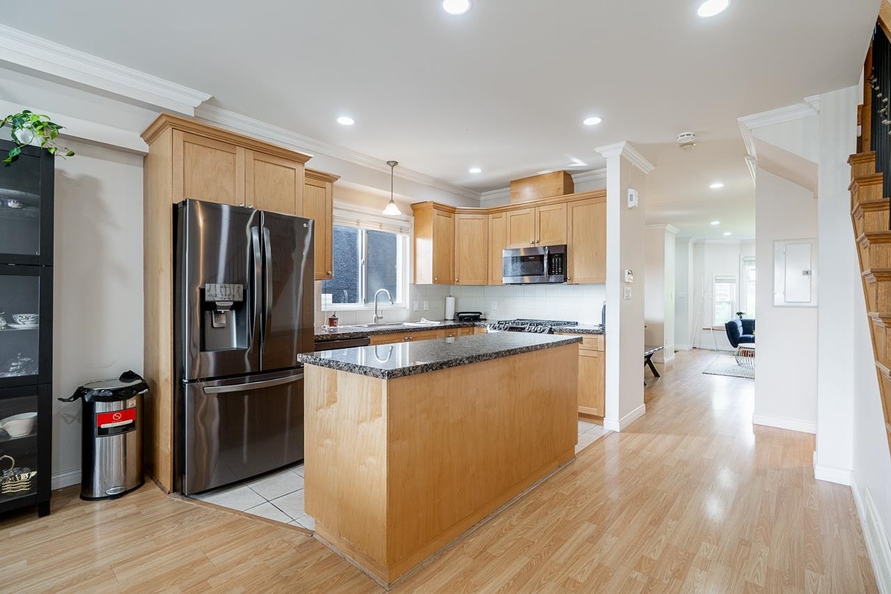 1124 Rochester Avenue, Coquitlam, BC, V3K 2X4 - 18