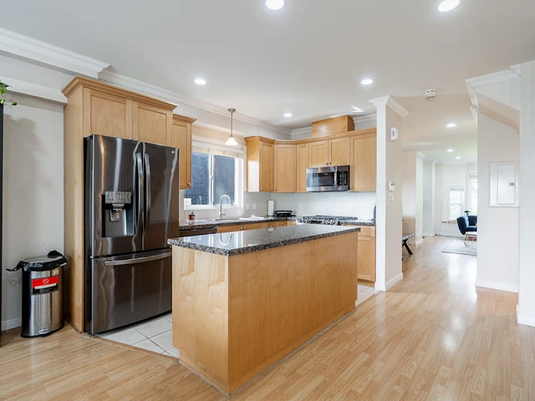 1124 Rochester Avenue, Coquitlam, BC, V3K 2X4 - 18