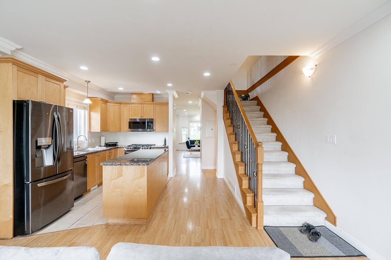 1124 Rochester Avenue, Coquitlam, BC, V3K 2X4 - 20