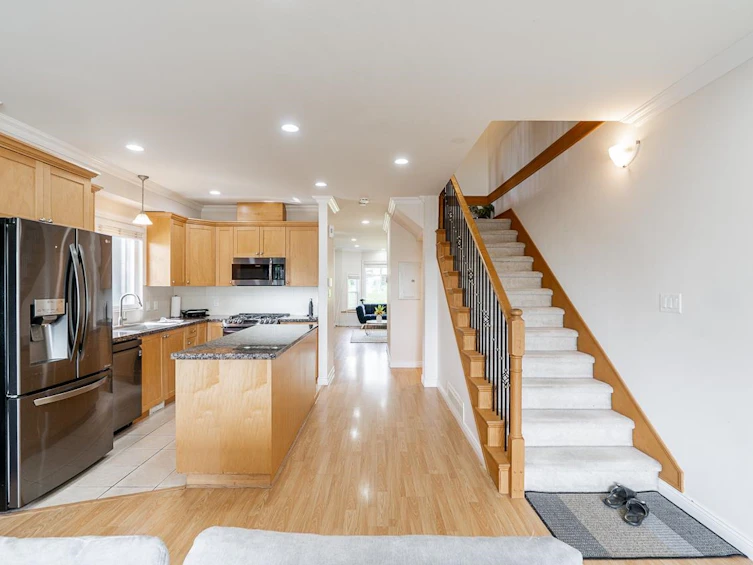 1124 Rochester Avenue, Coquitlam, BC, V3K 2X4 - 20