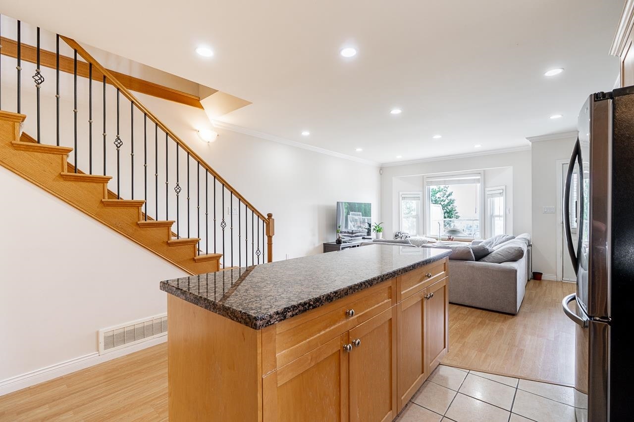 1124 Rochester Avenue, Coquitlam, BC, V3K 2X4 - 19