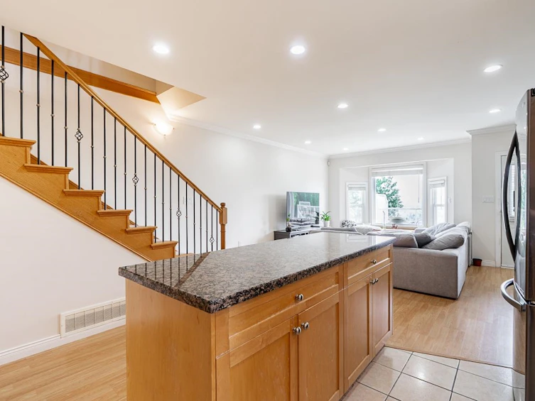 1124 Rochester Avenue, Coquitlam, BC, V3K 2X4 - 19