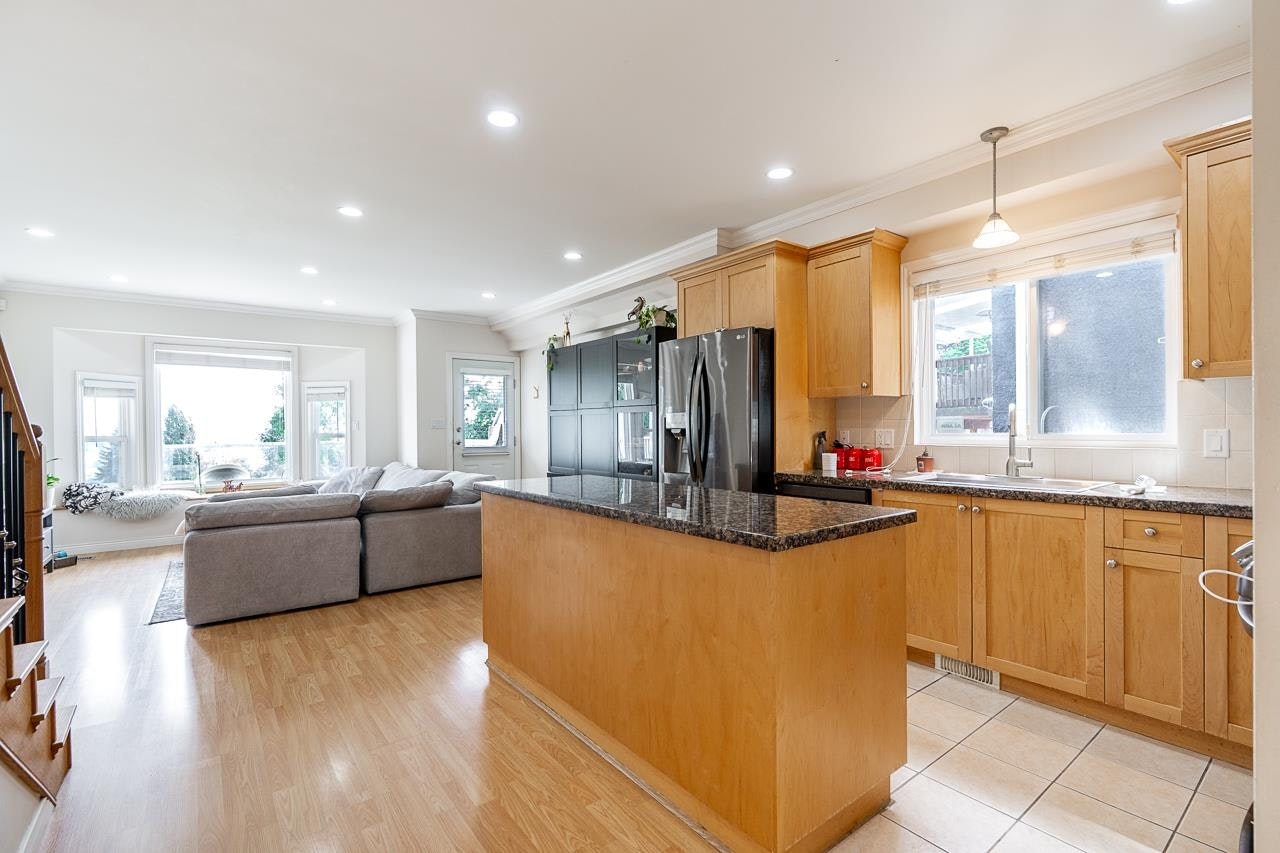 1124 Rochester Avenue, Coquitlam, BC, V3K 2X4 - 5