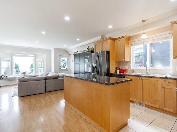 1124 Rochester Avenue, Coquitlam, BC, V3K 2X4 - 5