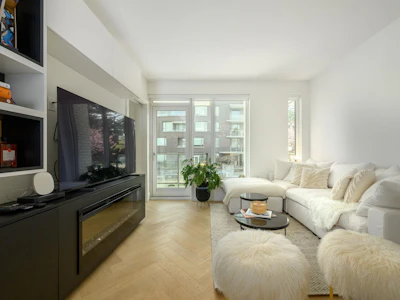204-4675 Cambie Street - 5