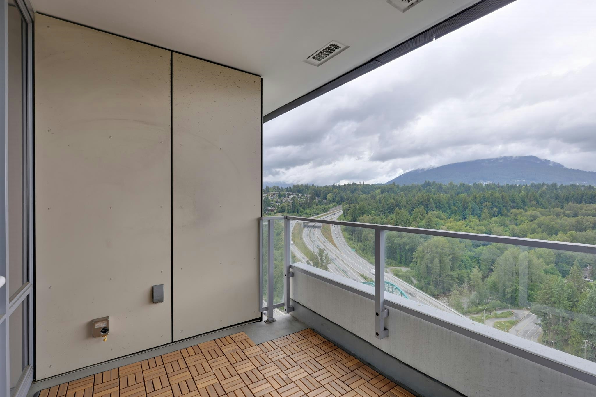 2601-680 Seylynn Crescent, North Vancouver, BC, V7J 0B5 - 4