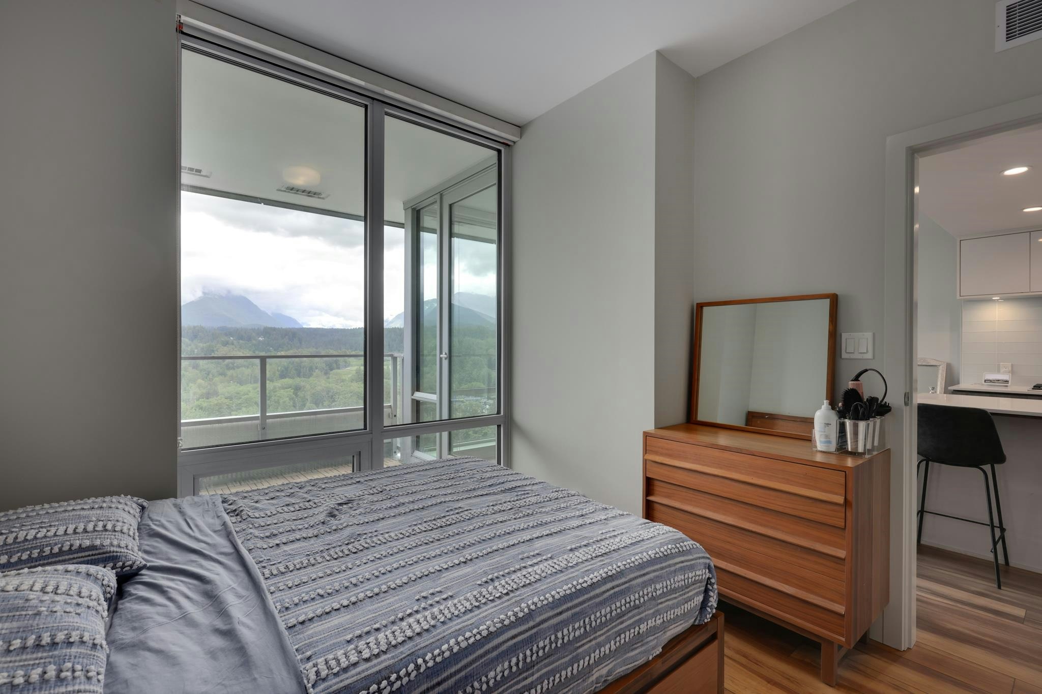 2601-680 Seylynn Crescent, North Vancouver, BC, V7J 0B5 - 13