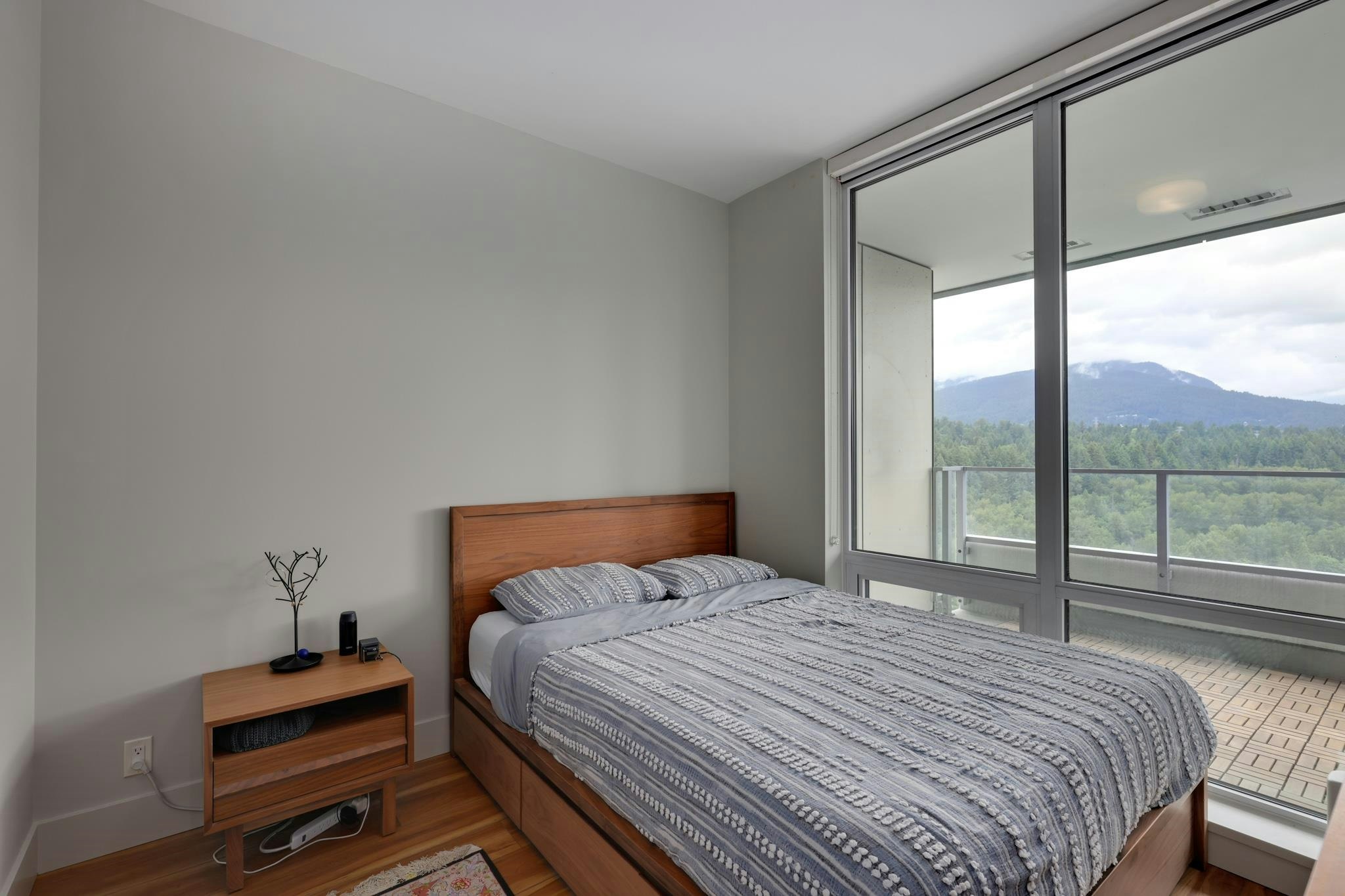 2601-680 Seylynn Crescent, North Vancouver, BC, V7J 0B5 - 12