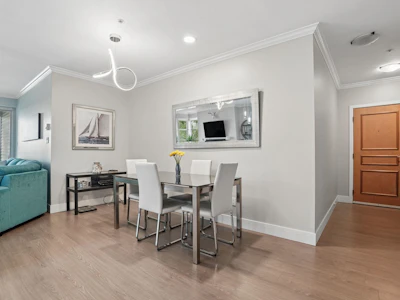 311-2020 E Kent Avenue South - 2