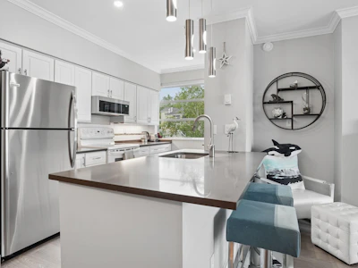 311-2020 E Kent Avenue South - 4