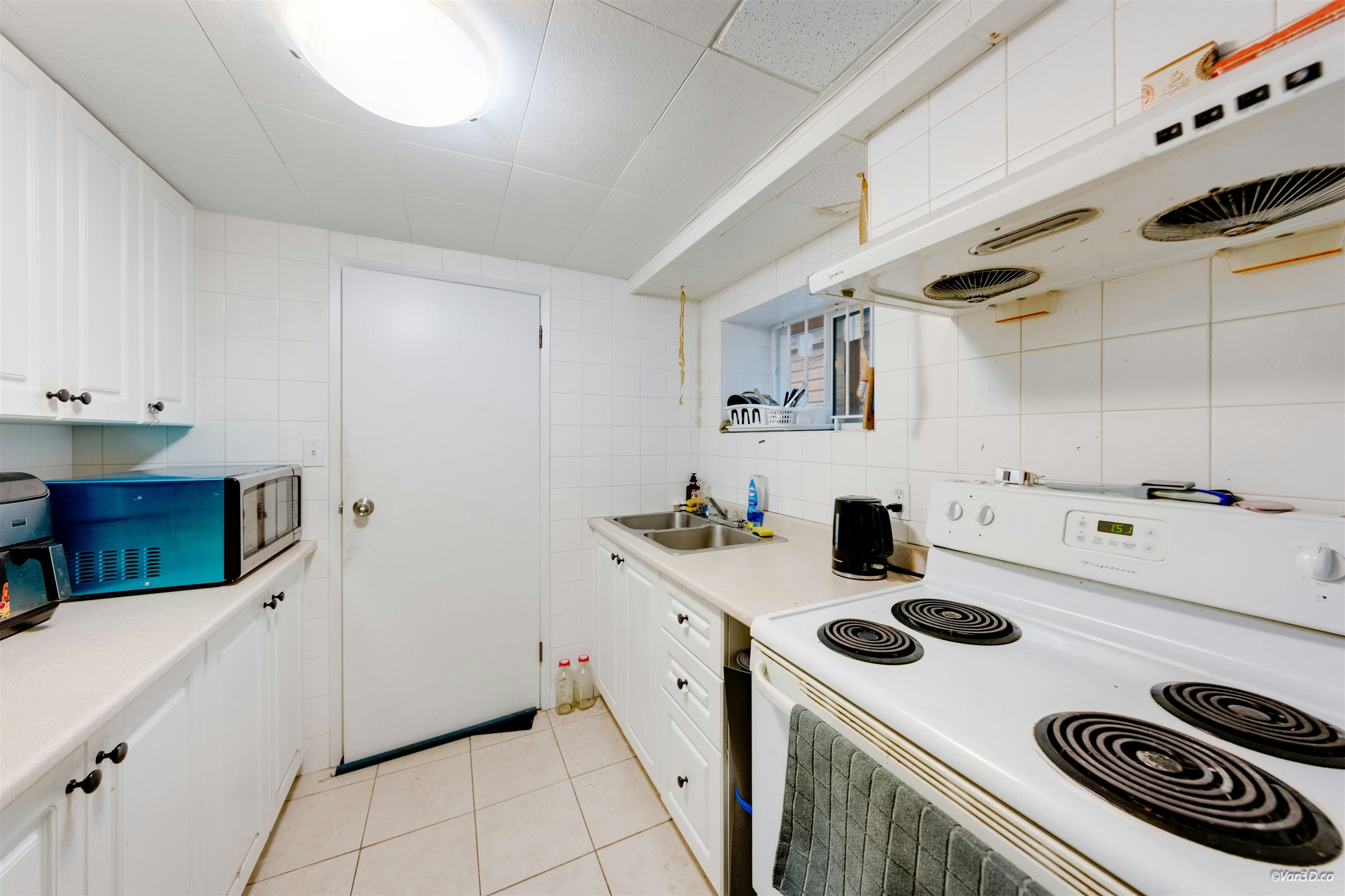 3342 Adanac Street, Vancouver, BC, V5K 2P3 - 14