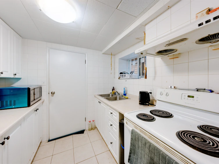 3342 Adanac Street, Vancouver, BC, V5K 2P3 - 14