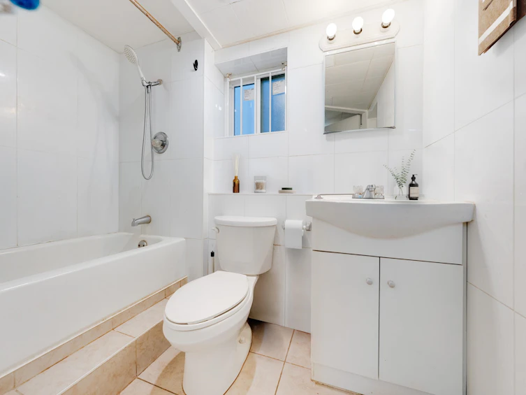 3342 Adanac Street, Vancouver, BC, V5K 2P3 - 13
