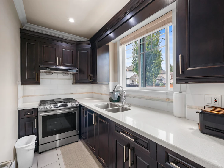 12965 60 Avenue, Surrey, BC, V3X 2L4 - 12