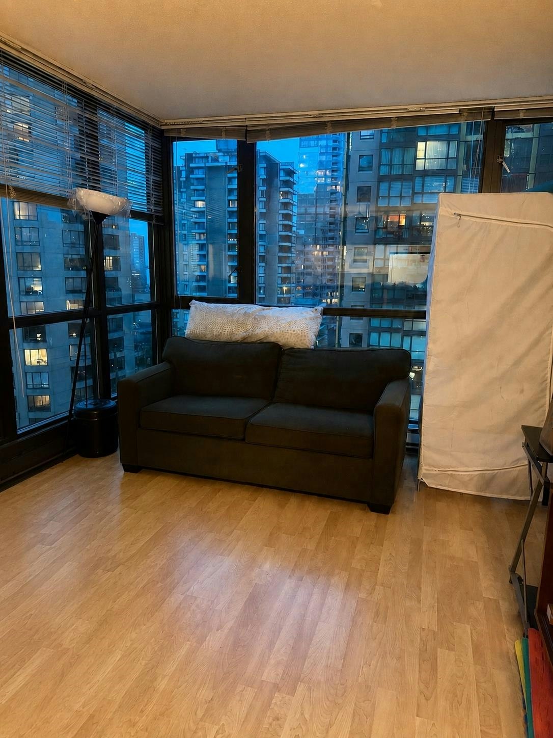 1331 Alberni, Vancouver, BC, V6E 4S1 - 3