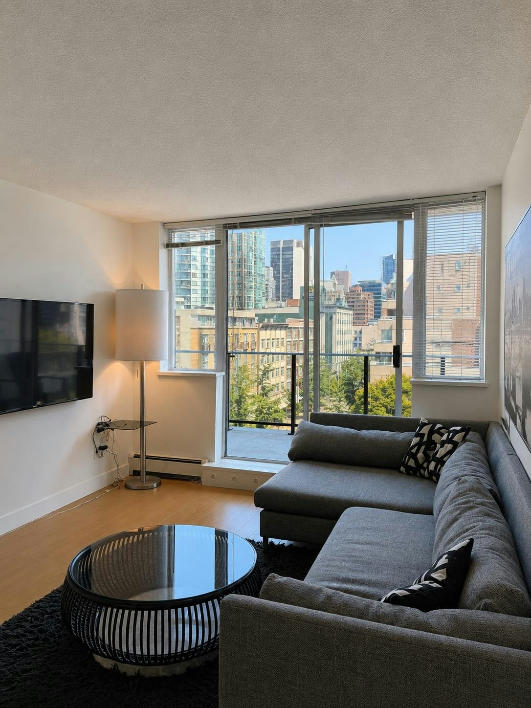 702-1325 Rolston Street, Vancouver, BC, V6B 0M2 - 2