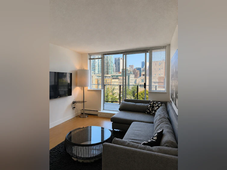 702-1325 Rolston Street, Vancouver, BC, V6B 0M2 - 2