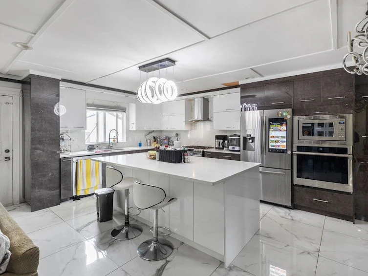 13317 84 Avenue, Surrey, BC, V3W 3H1 - 13