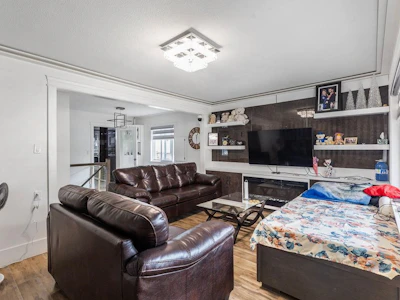 13317 84 Avenue - 5