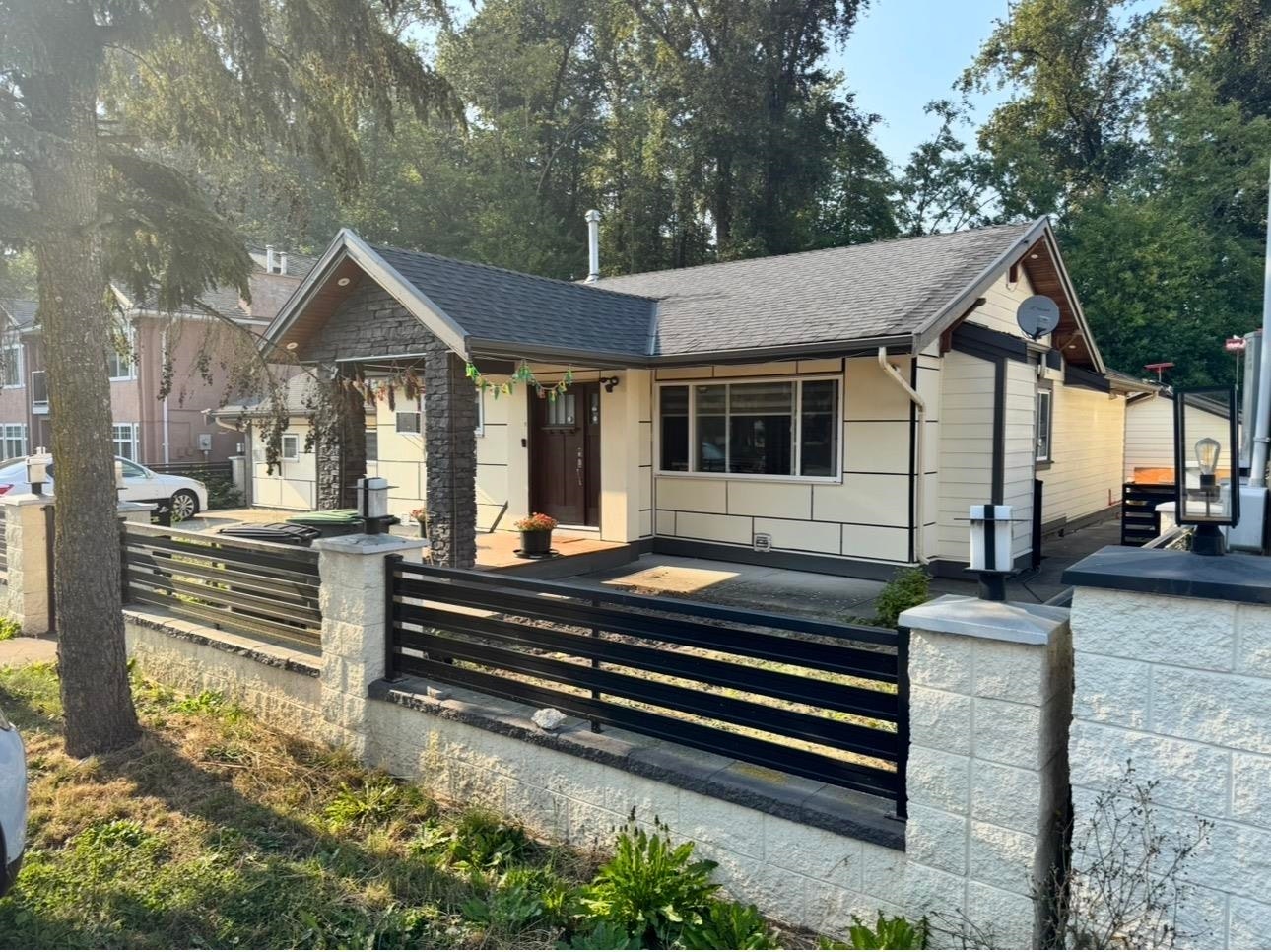 13317 84 Avenue, Surrey, BC, V3W 3H1