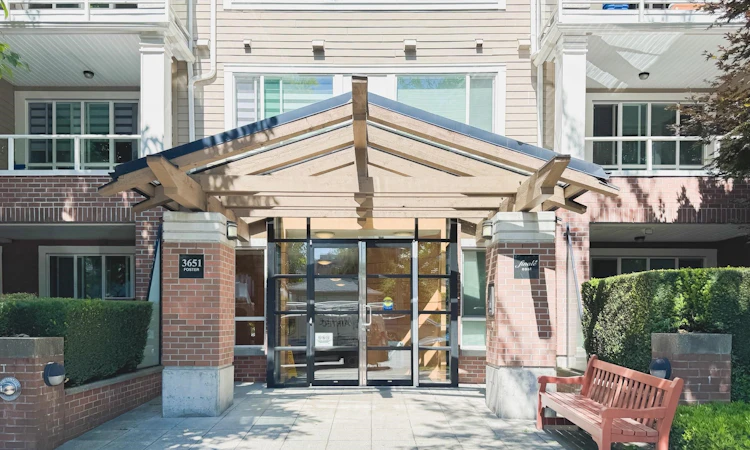 210-3651 Foster Avenue