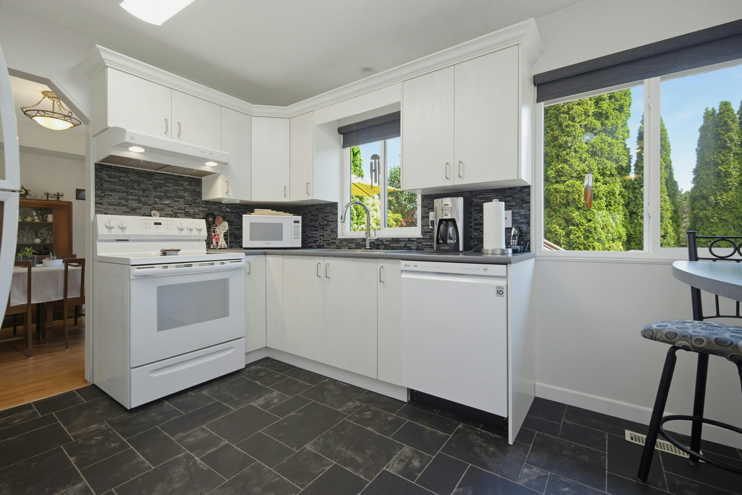 7340 Todd Crescent, Surrey, BC, V3W 7N6 - 12