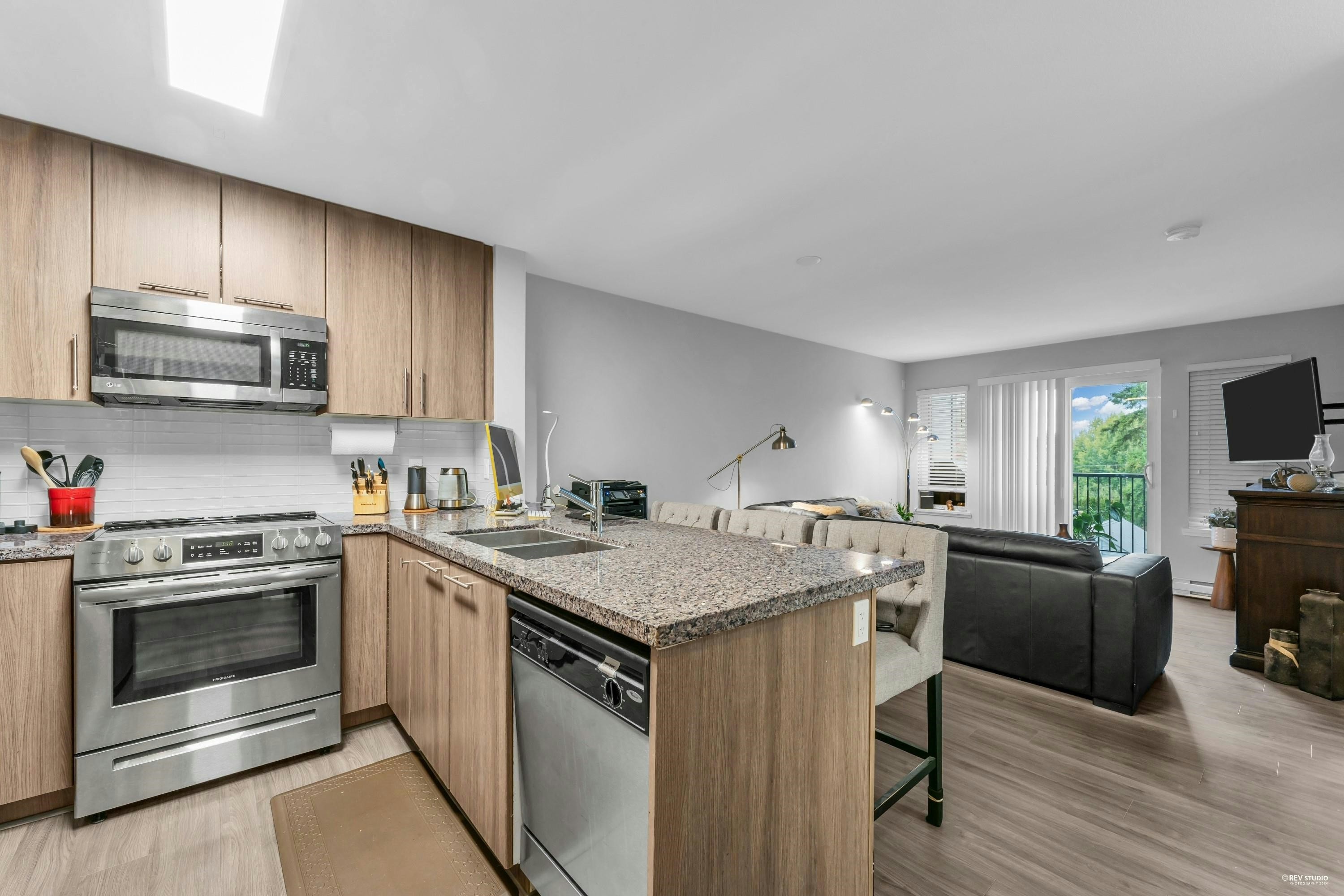409-12075 Edge Street, Maple Ridge, BC, V2X 9E6