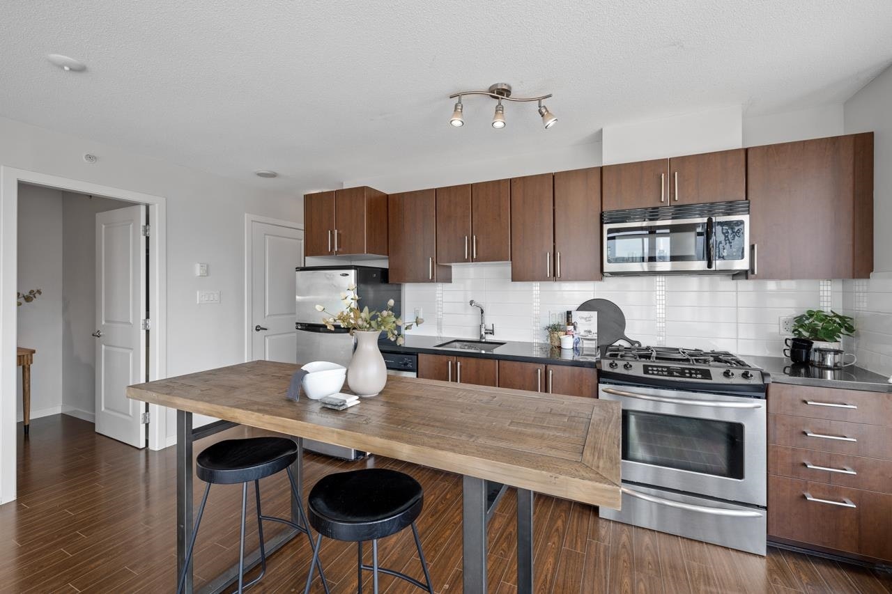 707-1068 W Broadway, Vancouver, BC, V6H 0A7 - 11