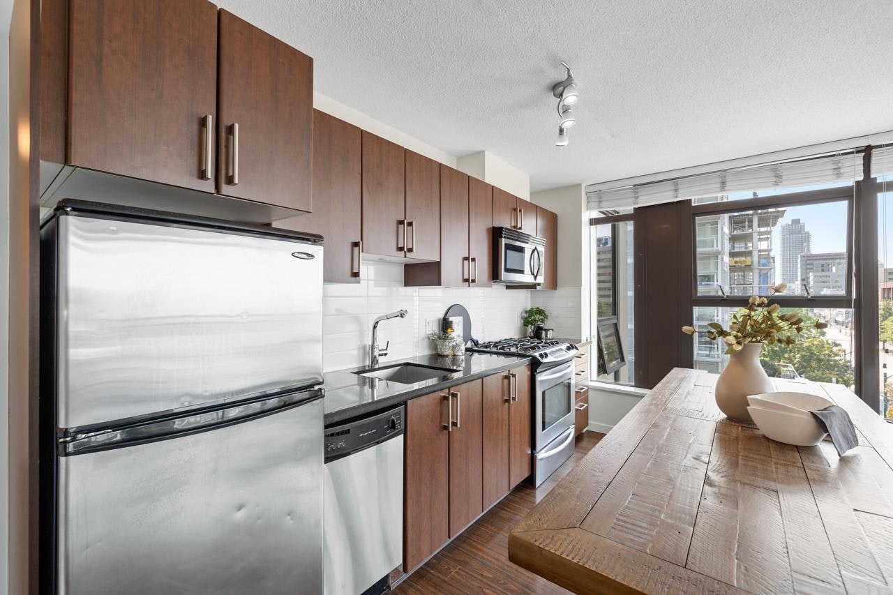 707-1068 W Broadway, Vancouver, BC, V6H 0A7 - 13