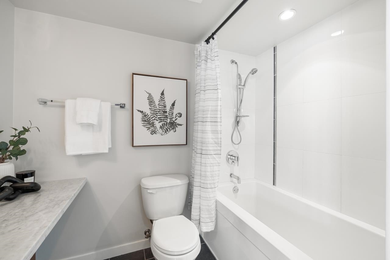 707-1068 W Broadway, Vancouver, BC, V6H 0A7 - 18