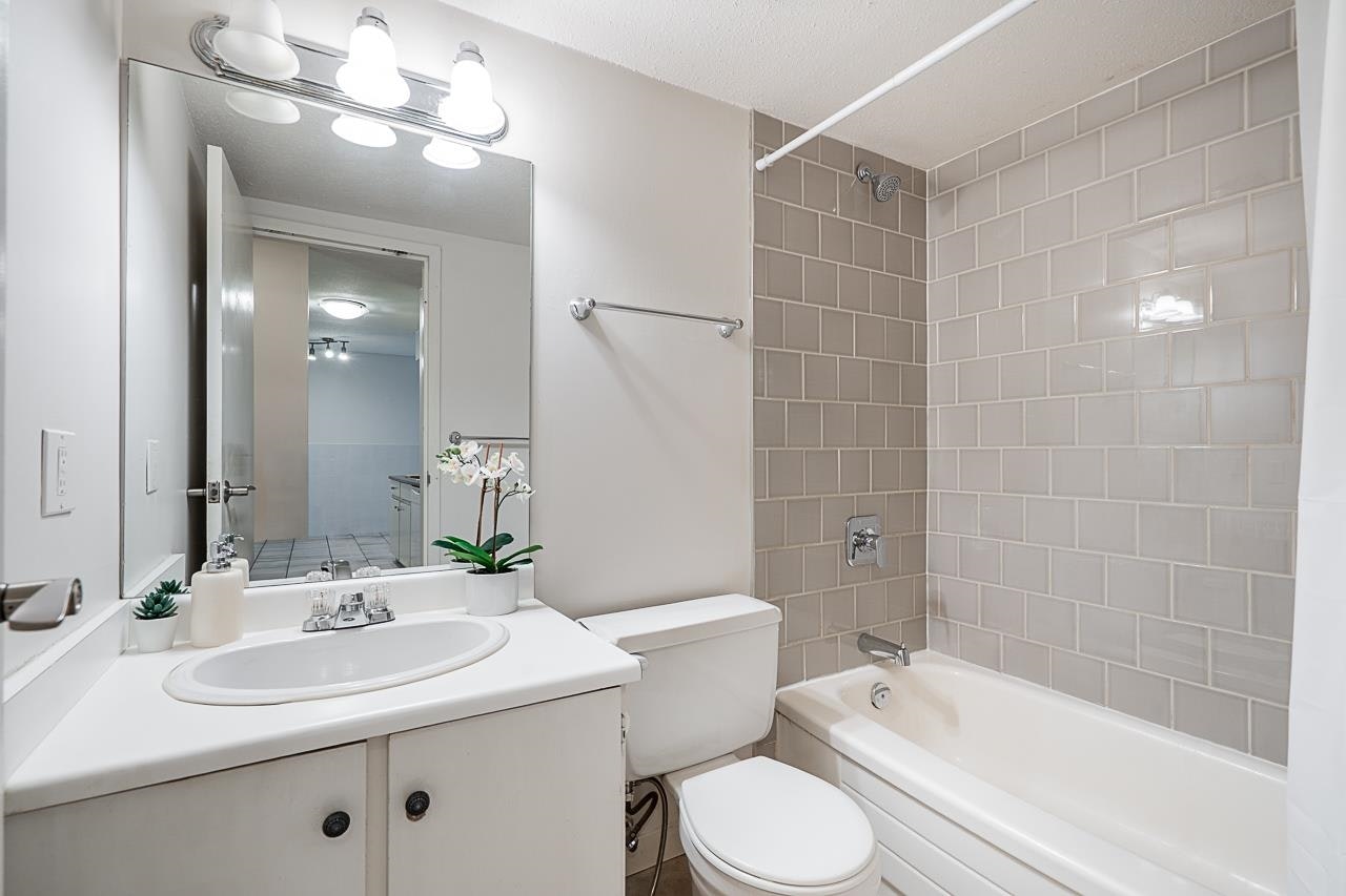 506-9857 Manchester Drive, Burnaby, BC, V3N 4P5 - 6