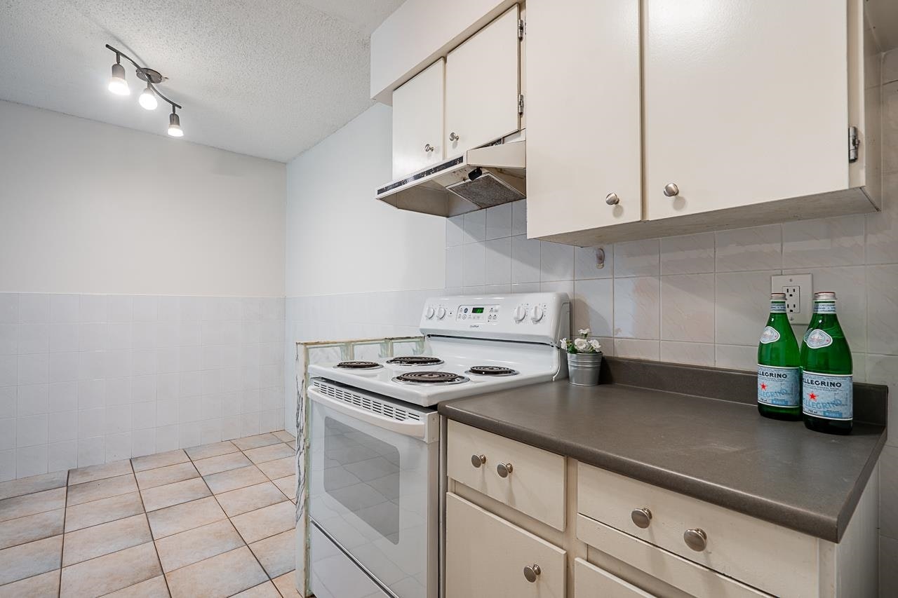 506-9857 Manchester Drive, Burnaby, BC, V3N 4P5 - 8