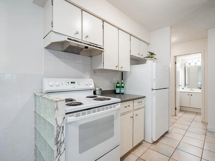 506-9857 Manchester Drive, Burnaby, BC, V3N 4P5 - 7