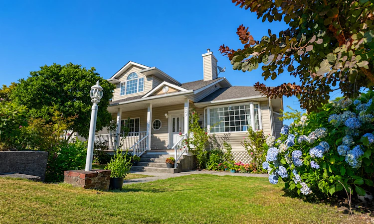 823 Burnaby Street